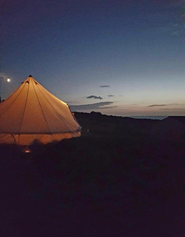 Porthgain Coastal Stay Bell Tent מראה חיצוני תמונה